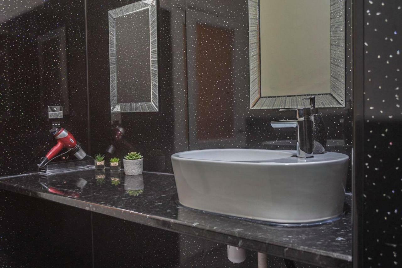 Edinburgh Ground Floor City Centre Flat Close To Princess Street Eksteriør billede
